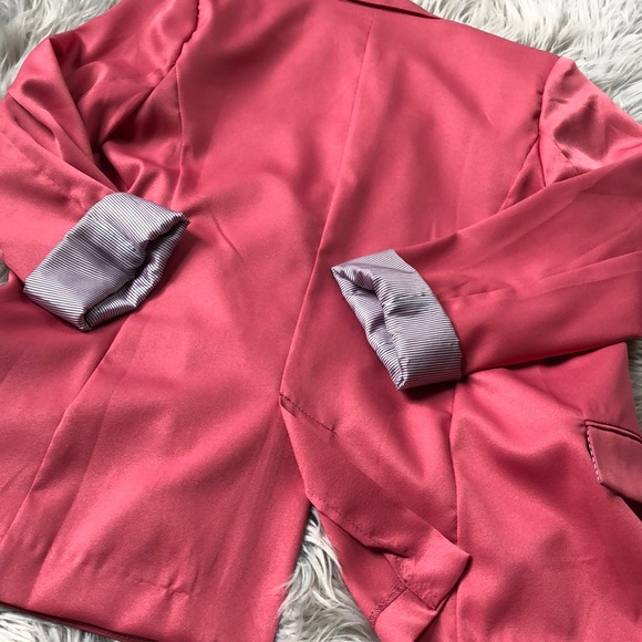 Blazer - Picture 3 of 3
